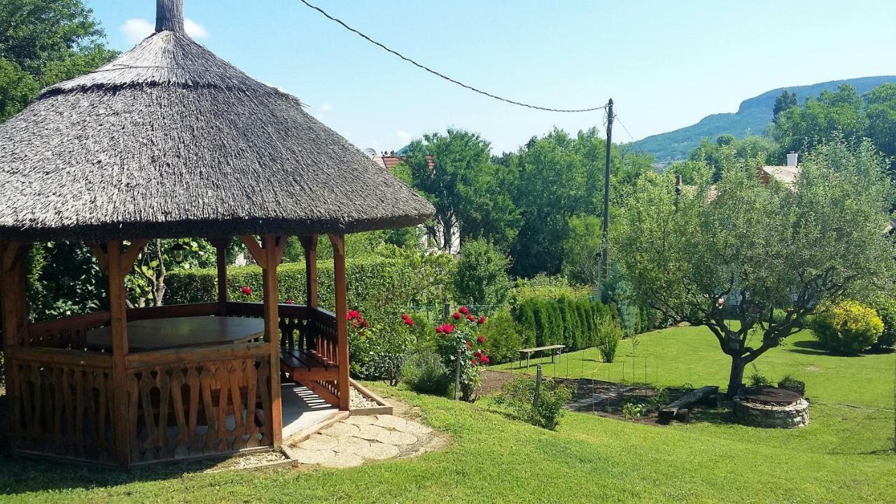 Liliomfa Apartman Appartement Szigliget Buitenkant foto